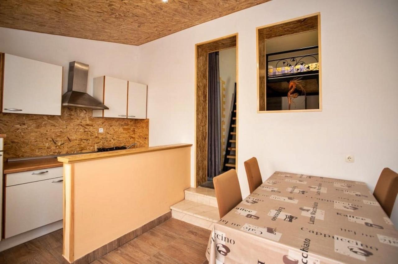 Apartments Punta 2 Omiš Eksteriør bilde