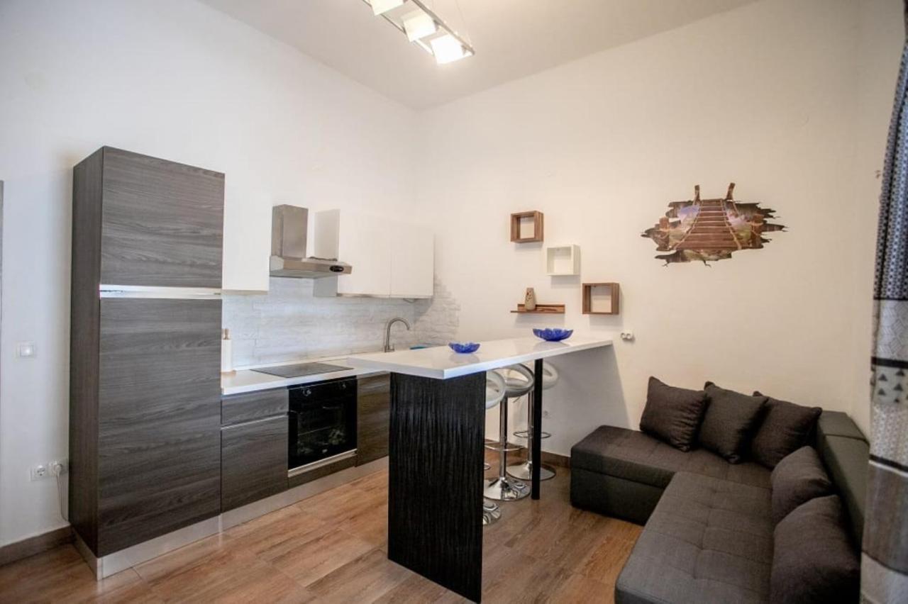 Apartments Punta 2 Omiš Eksteriør bilde