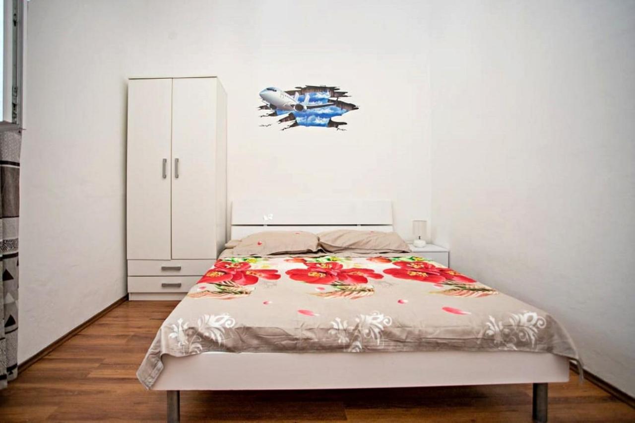 Apartments Punta 2 Omiš Eksteriør bilde